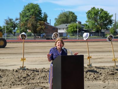 Mayor Brown at groundbreaking